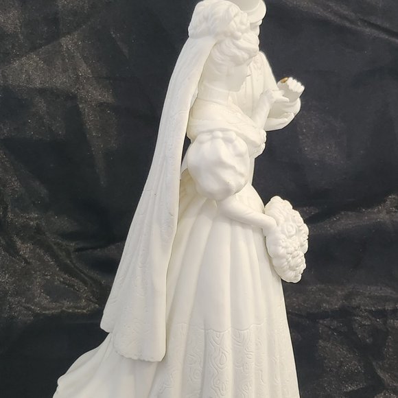 Department 56 "To Have And To Hold" Silhouette Treasures Rare White Wedding - Picture 4 of 9